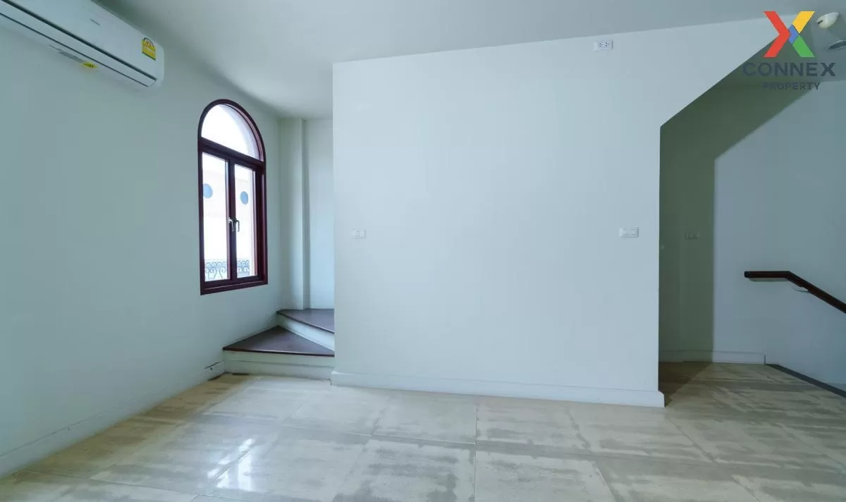 ขายอาคารพาณิชย์  เวนิส ดิ ไอริส ท่าแร้ง เขต บางเขน กรุงเทพ CX-840