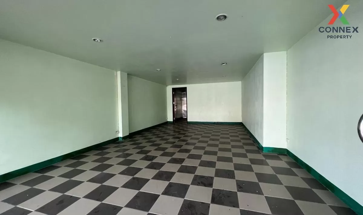 ขายอาคารพาณิชย์  3 ชั้นครึ่ง 2 คูหา ประชาชื่น 6 บางซื่อ เขต บางซื