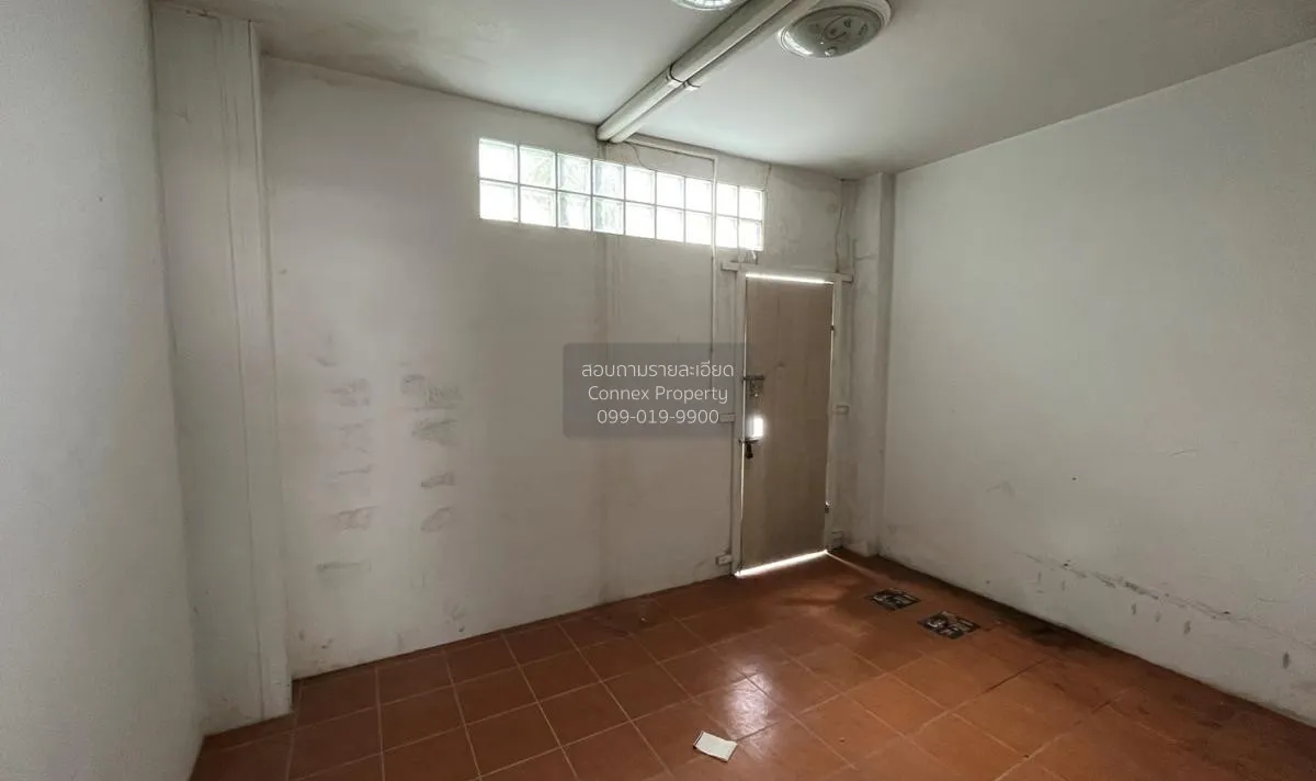 For Sale Commercial building, 3 storey, Hathairat , Min Buri , Mi