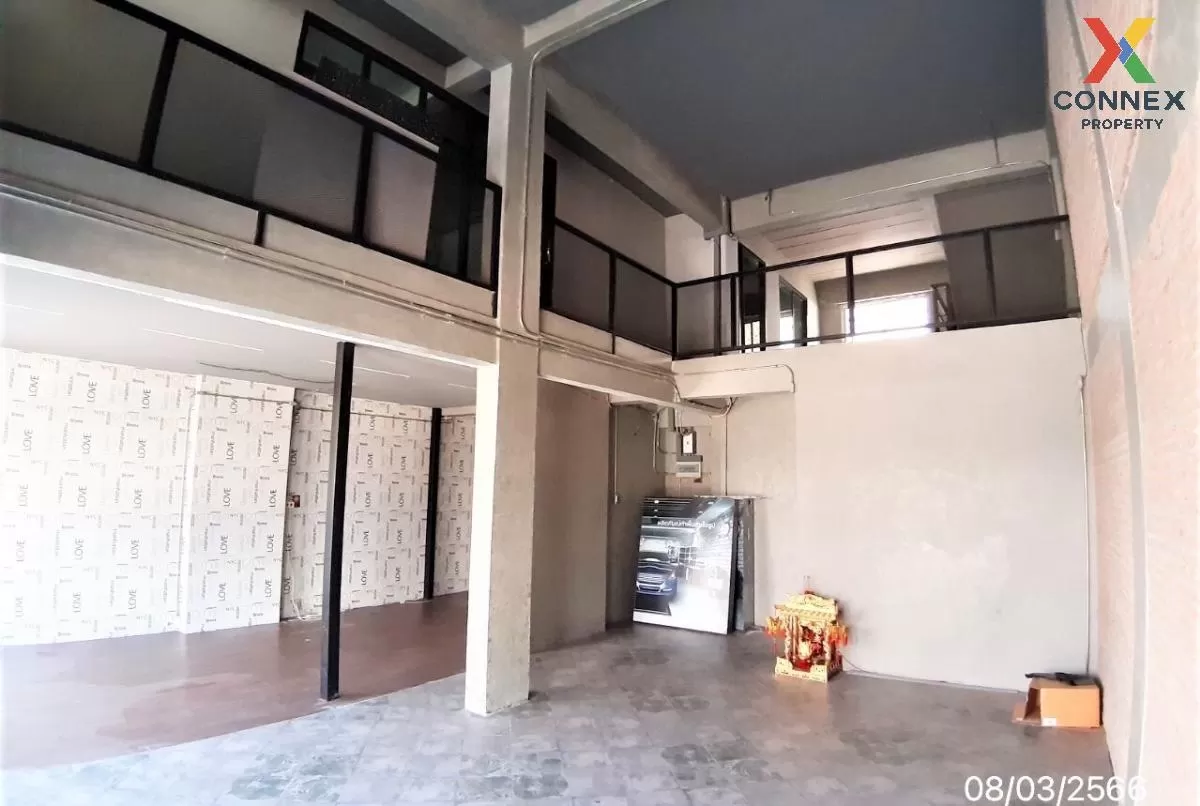 ขายอาคารพาณิชย์ 3 ชั้น 3 คูหา ซอย ในหมู่บ้าน บางใหญ่ บางใหญ่ นนทบ 1