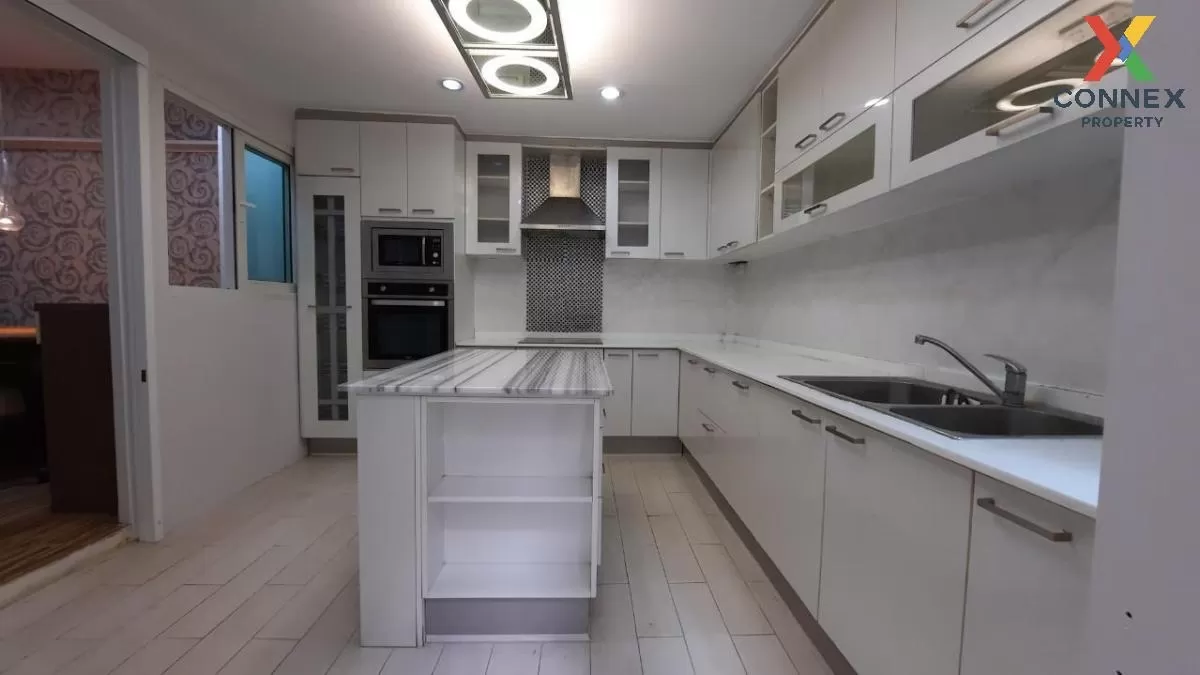 ขายทาวน์เฮ้าส์/ทาวน์โฮม  วราธรวิลล์ พัฒนาการ 44 สวนหลวง เขต สวนหล