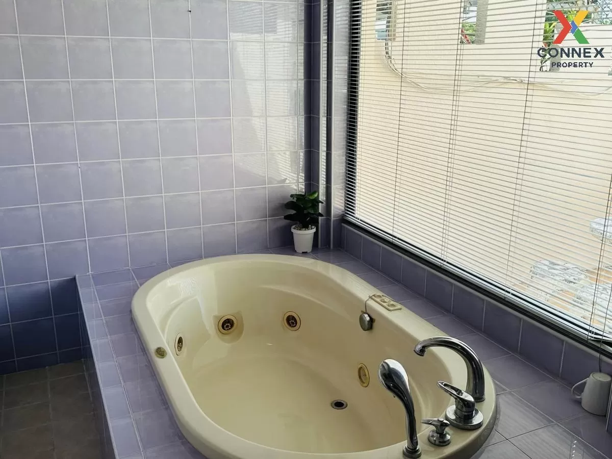 For Rent Townhouse/Townhome  , Moo Baan Chicha Castle , MRT-Phetc