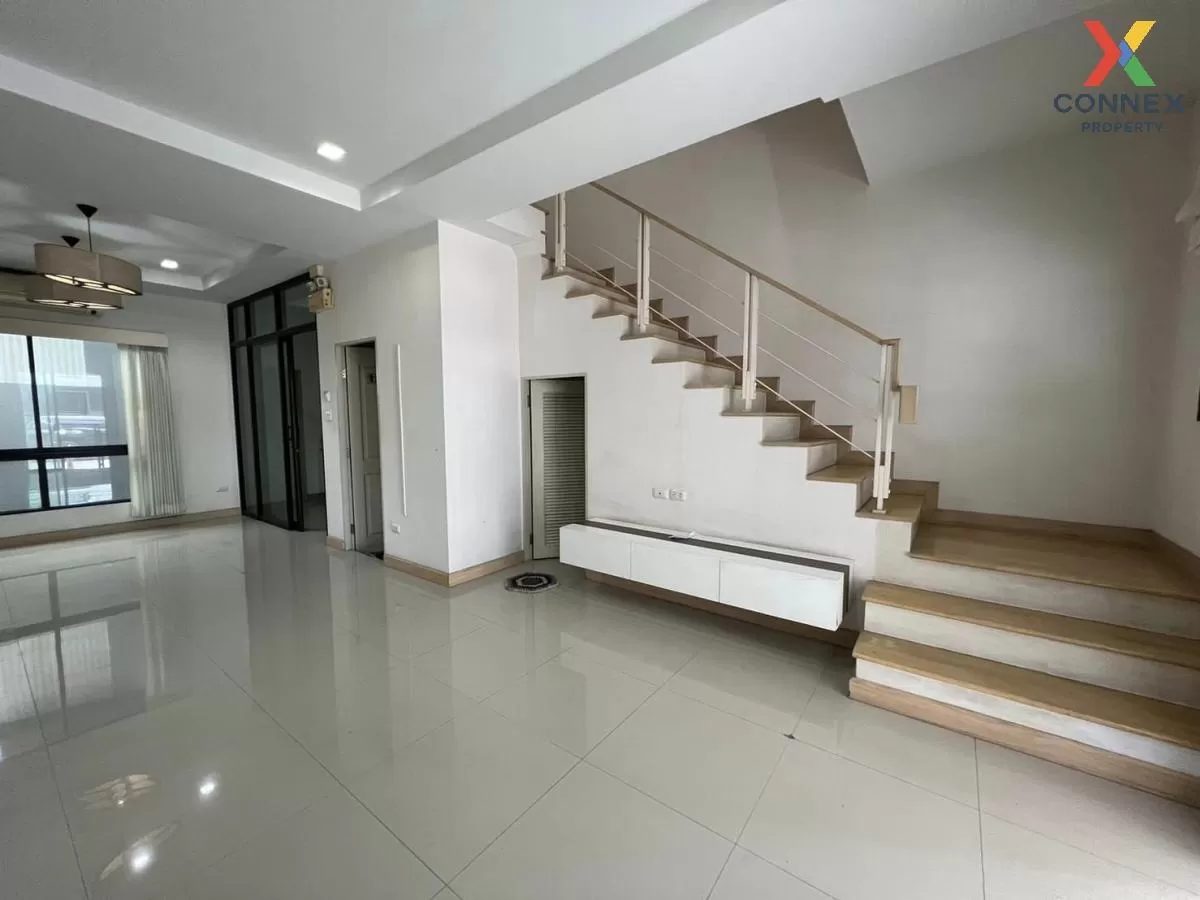 ขายทาวน์เฮ้าส์/ทาวน์โฮม  ดิ อินสปายร์ เทพารักษ์-วงแหวน ห้องมุม เท 4