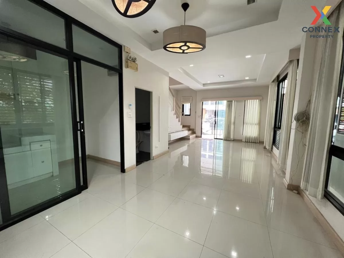 ขายทาวน์เฮ้าส์/ทาวน์โฮม  ดิ อินสปายร์ เทพารักษ์-วงแหวน ห้องมุม เท