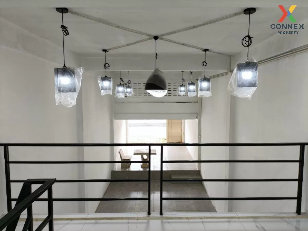 For Sale Commercial building , 4 storey, Bangkok - Pathum Thani ,