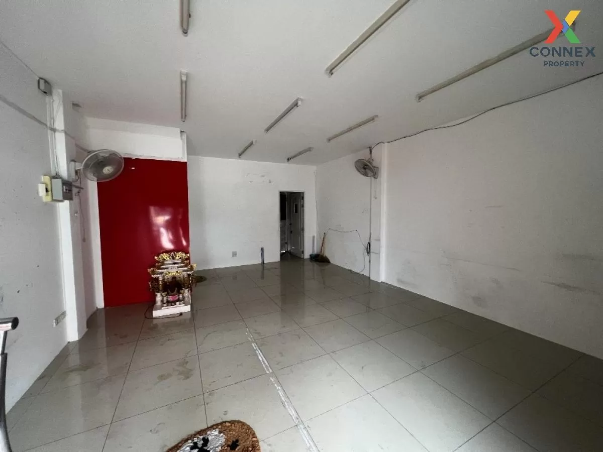 For Sale Commercial building, 3 storey, Soi Mit Samphan , Samet , For Sale Commercial building, 3 storey, Soi Mit Samphan , Samet , 1