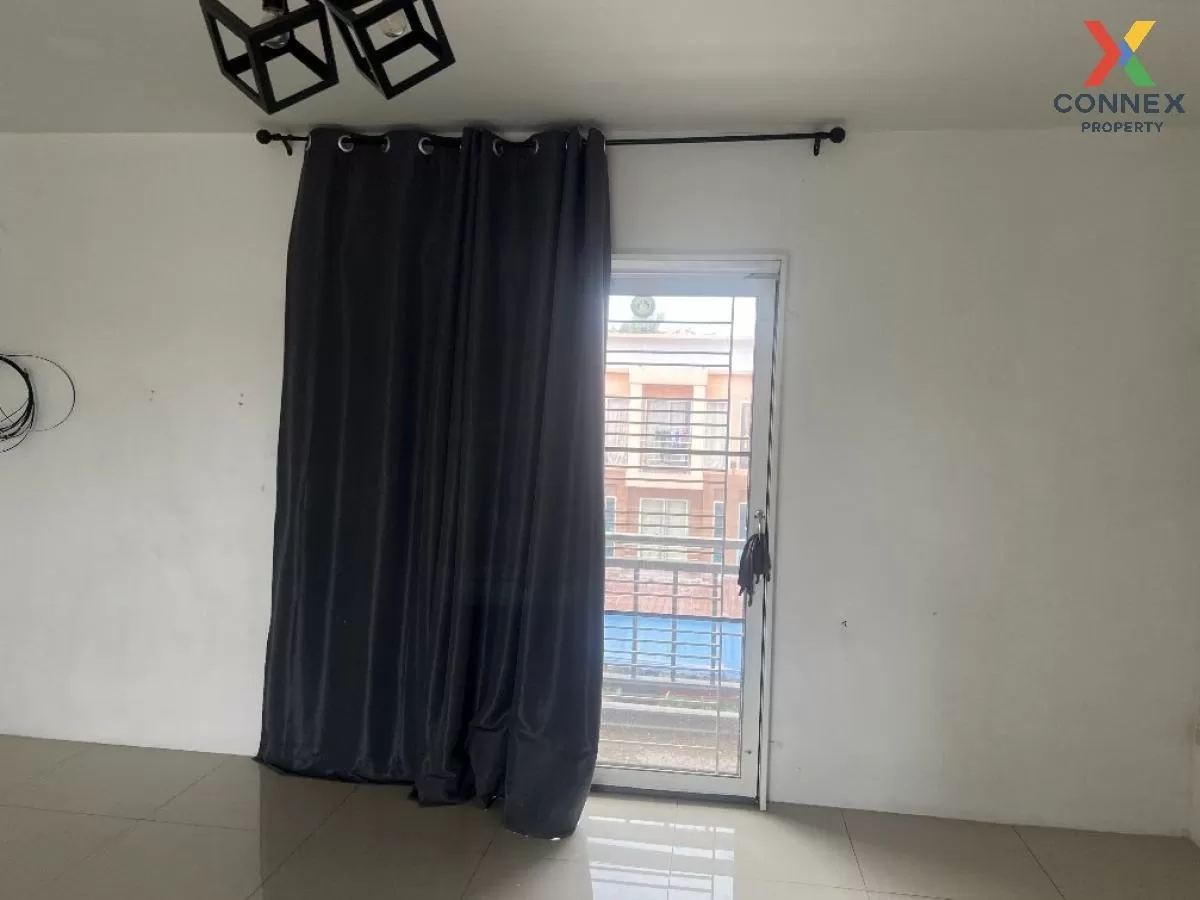 For Sale Commercial building, 3 storey, Soi Mit Samphan , Samet , For Sale Commercial building, 3 storey, Soi Mit Samphan , Samet ,