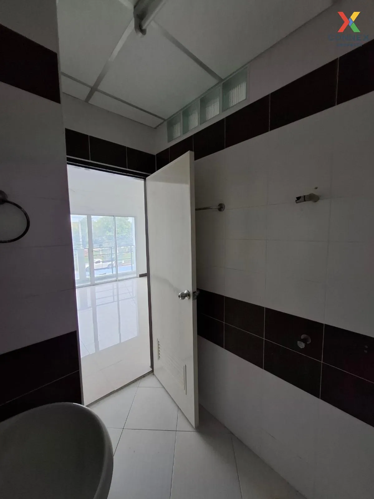 For Sale Commercial building, 4 storey, Pornthep Garden Ville Ban For Sale Commercial building, 4 storey, Pornthep Garden Ville Ban