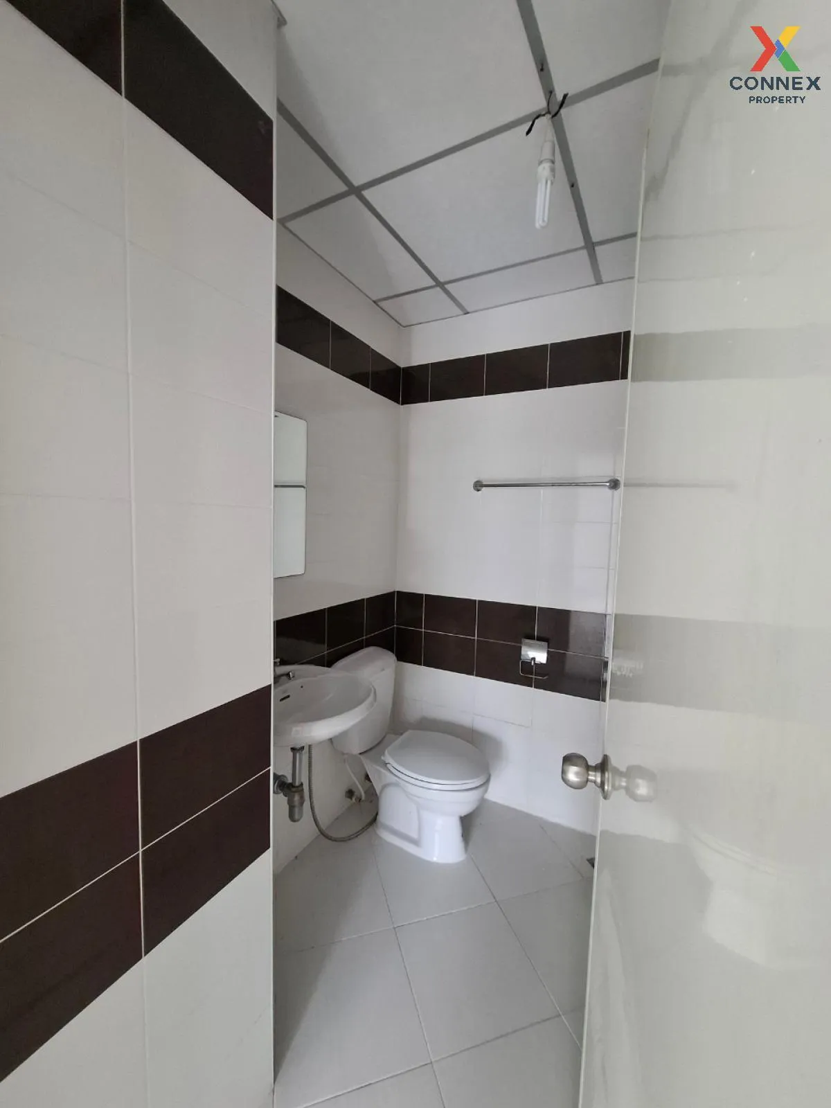 For Sale Commercial building, 4 storey, Pornthep Garden Ville Ban For Sale Commercial building, 4 storey, Pornthep Garden Ville Ban