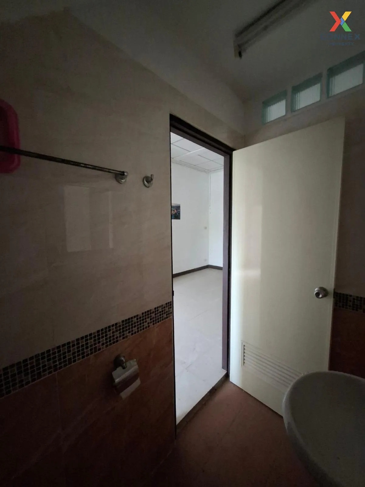 For Sale Commercial building, 4 storey, Pornthep Garden Ville Ban For Sale Commercial building, 4 storey, Pornthep Garden Ville Ban
