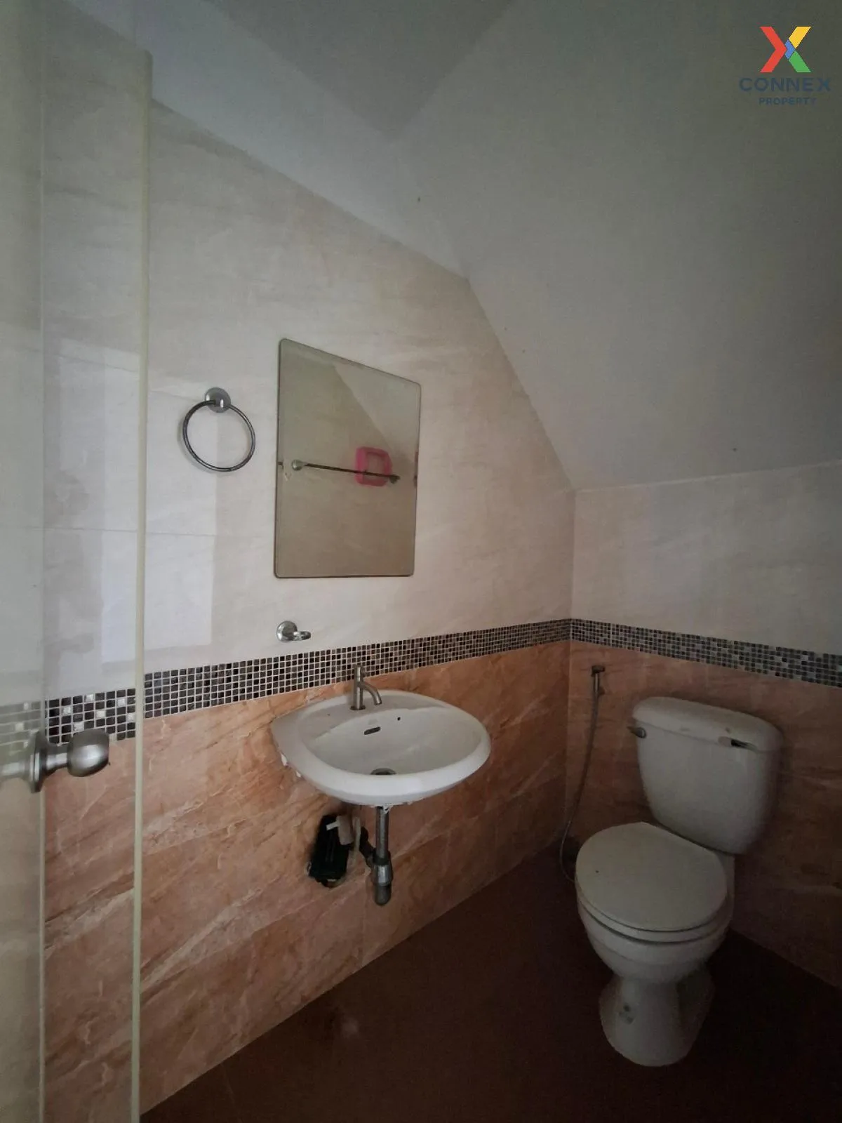 For Sale Commercial building, 4 storey, Pornthep Garden Ville Ban For Sale Commercial building, 4 storey, Pornthep Garden Ville Ban