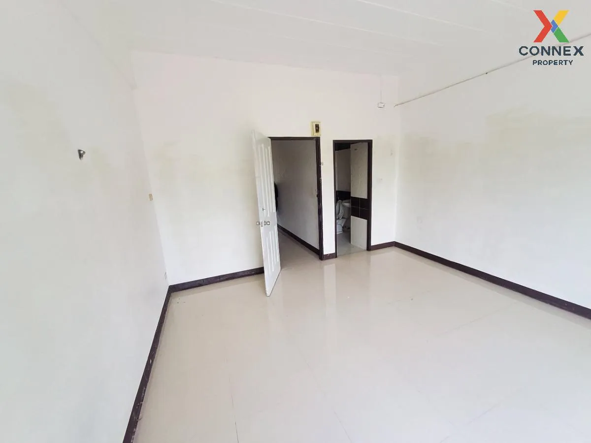 For Sale Commercial building, 4 storey, Pornthep Garden Ville Ban For Sale Commercial building, 4 storey, Pornthep Garden Ville Ban