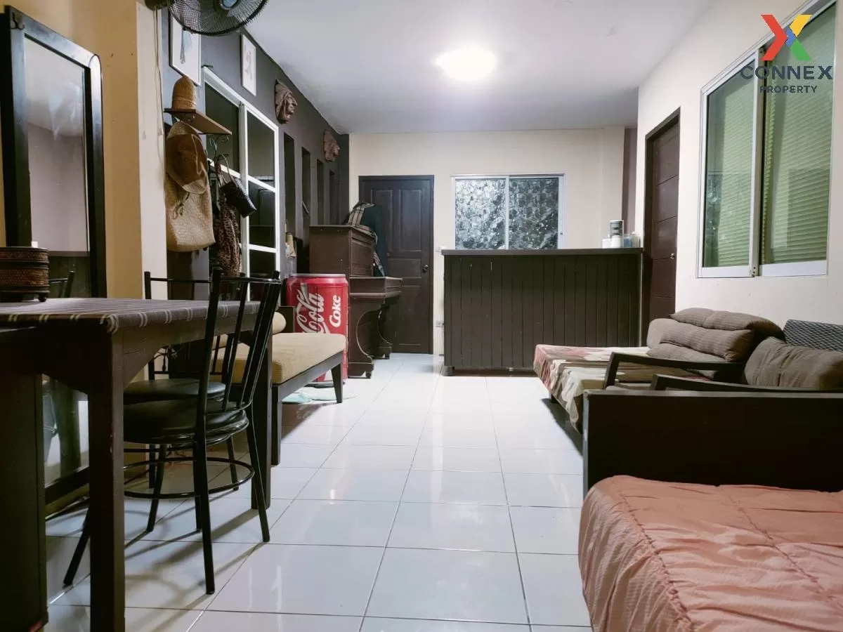 ขายทาวน์เฮ้าส์/ทาวน์โฮม  รัตนากร วิลเลจ 12 หนองปรือ บางละมุง ชลบุ 4