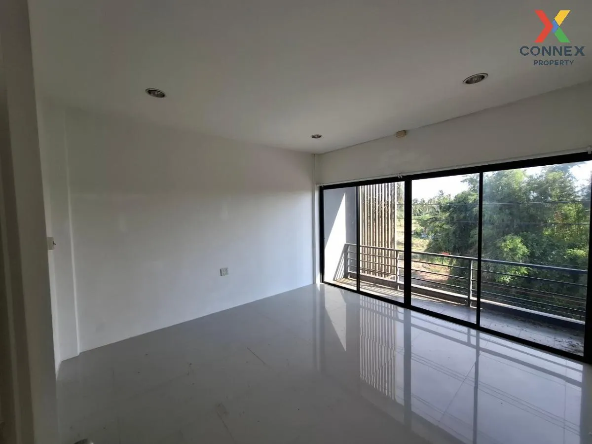 ขายอาคารพาณิชย์ 3ชั้น นาเกลือ - เขาไม้แก้ว ตะเคียนเตี้ย บางละมุง 