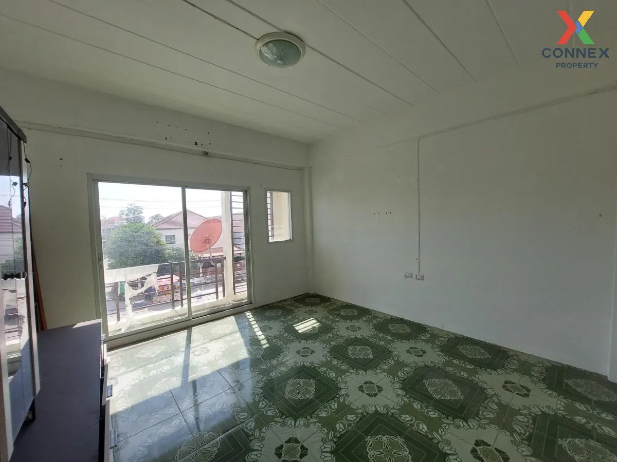 For Sale Commercial building, 3 storey,Subrungruang City 1 Amata  For Sale Commercial building, 3 storey,Subrungruang City 1 Amata