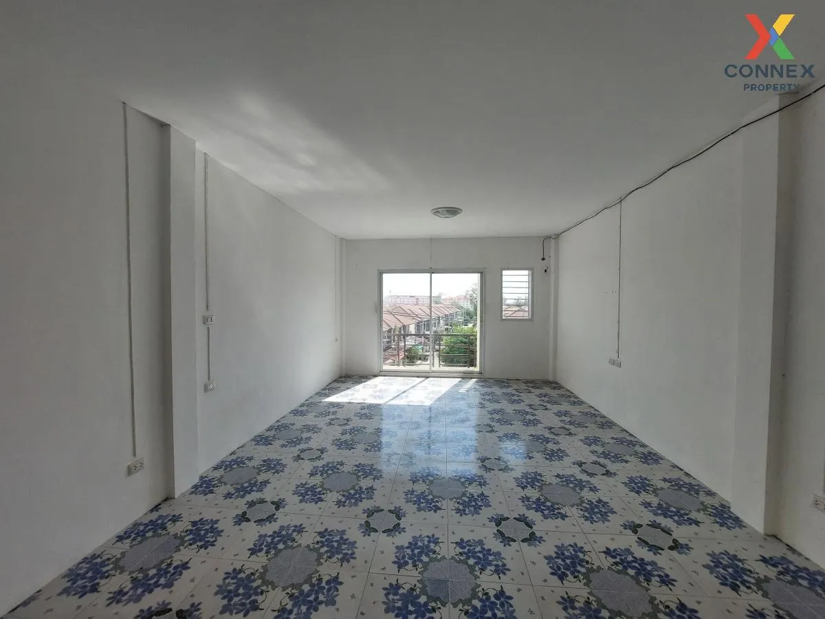 For Sale Commercial building, 3 storey,Subrungruang City 1 Amata  For Sale Commercial building, 3 storey,Subrungruang City 1 Amata
