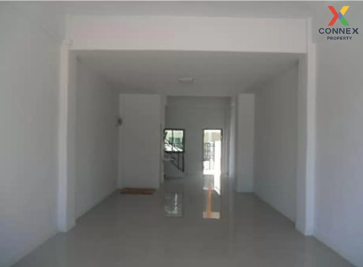 For Sale Commercial building, 3 storey, 2cavern, Ban Mueang Thong For Sale Commercial building, 3 storey, 2cavern, Ban Mueang Thong 1