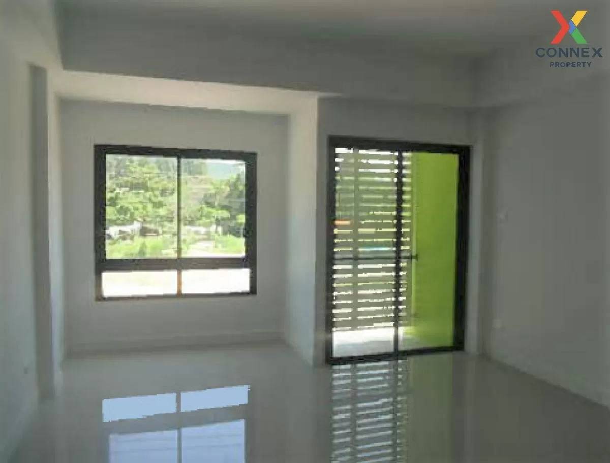 For Sale Commercial building, 3 storey, 2cavern, Ban Mueang Thong For Sale Commercial building, 3 storey, 2cavern, Ban Mueang Thong 4