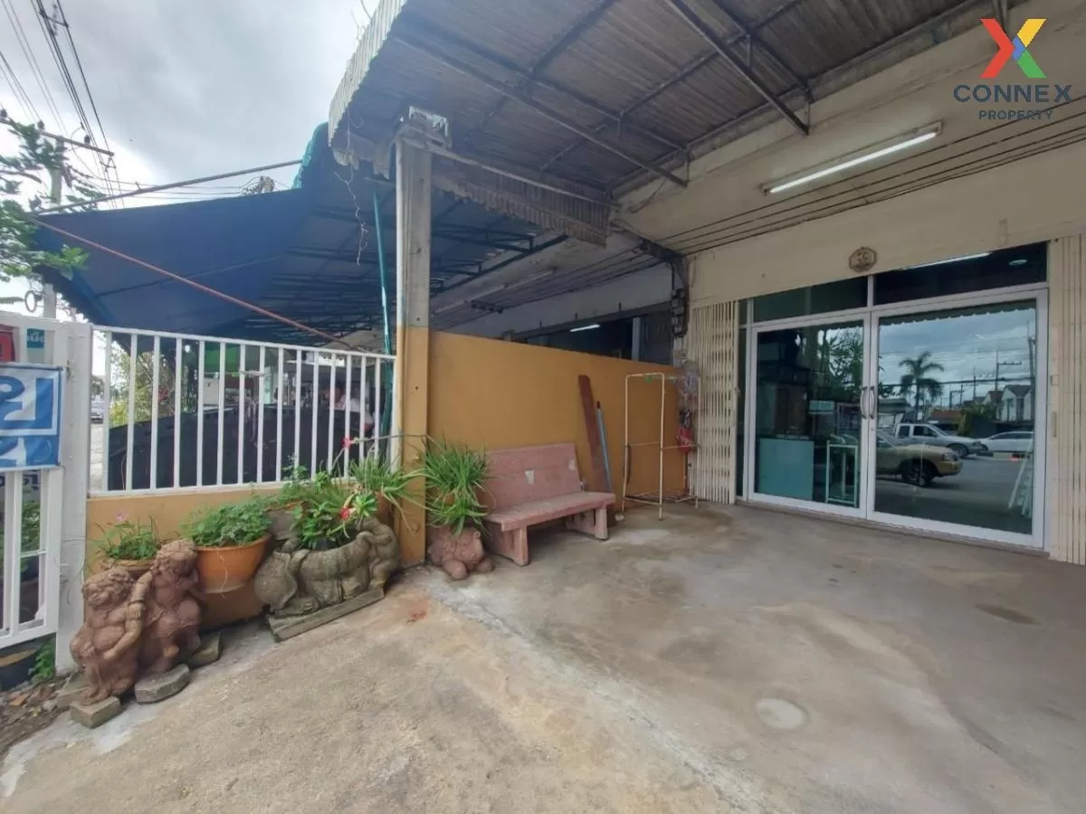 For Sale Commercial building at Thana intersection , Bang Krabao  2