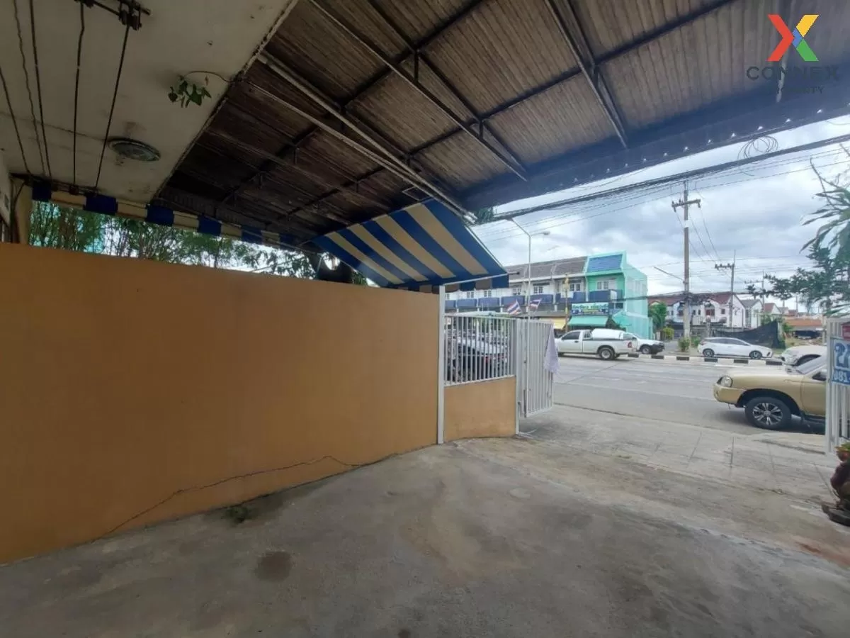 For Sale Commercial building at Thana intersection , Bang Krabao  3