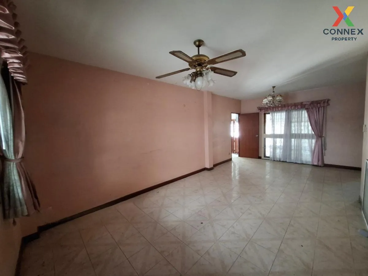 For Sale Single Houe Soi Map Yai Lia , Nong Prue , Bang Lamung , 