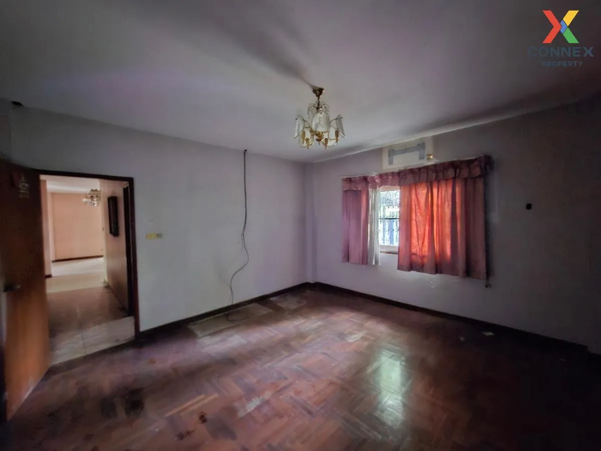 For Sale Single Houe Soi Map Yai Lia , Nong Prue , Bang Lamung , 