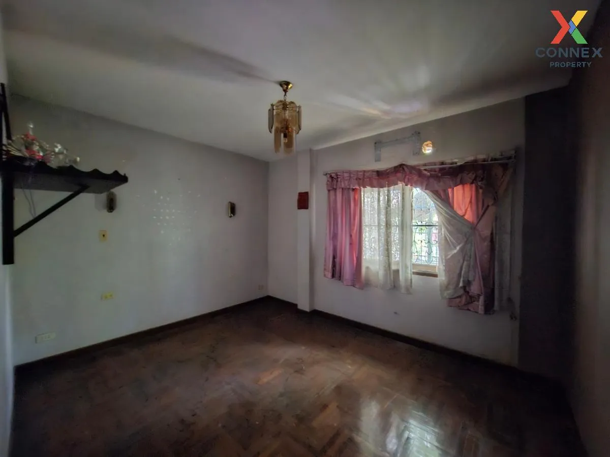 For Sale Single Houe Soi Map Yai Lia , Nong Prue , Bang Lamung , 