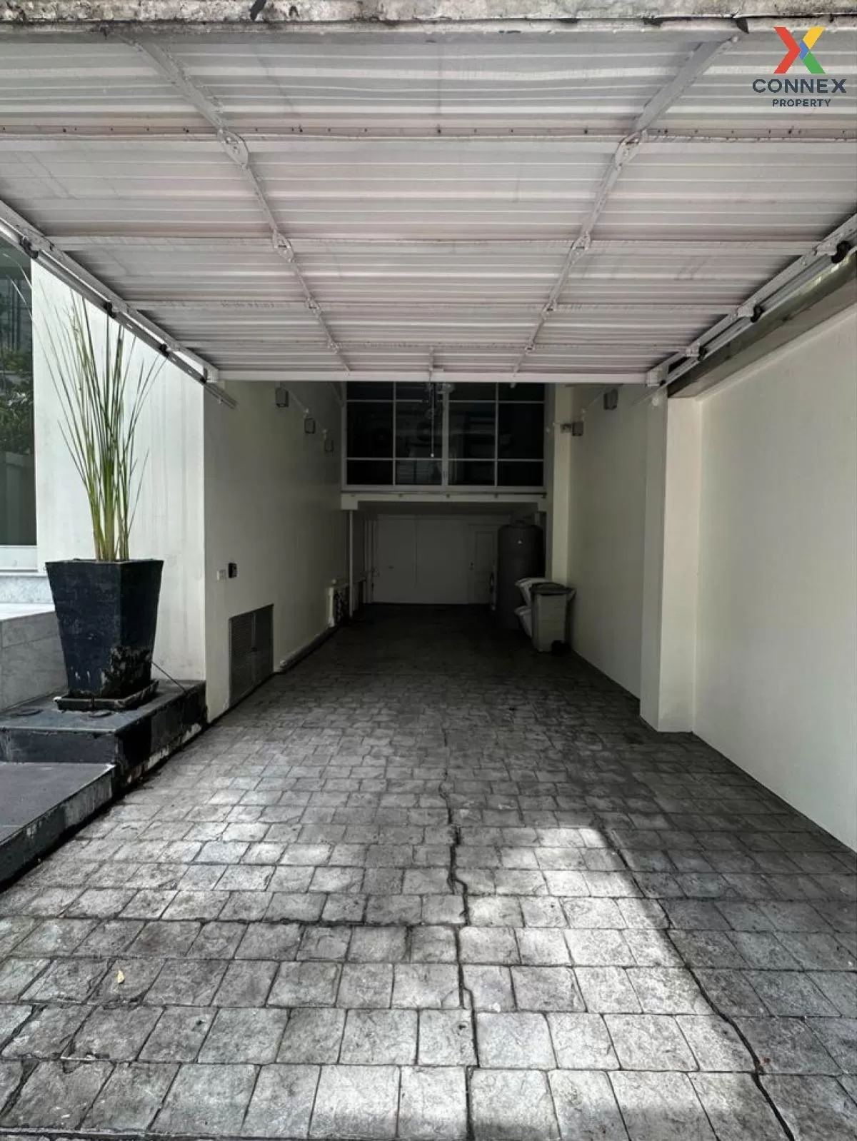 For Sale townhome, 2 storey, soi  Ruamrudee , Lumpini , Pathum Wa 2