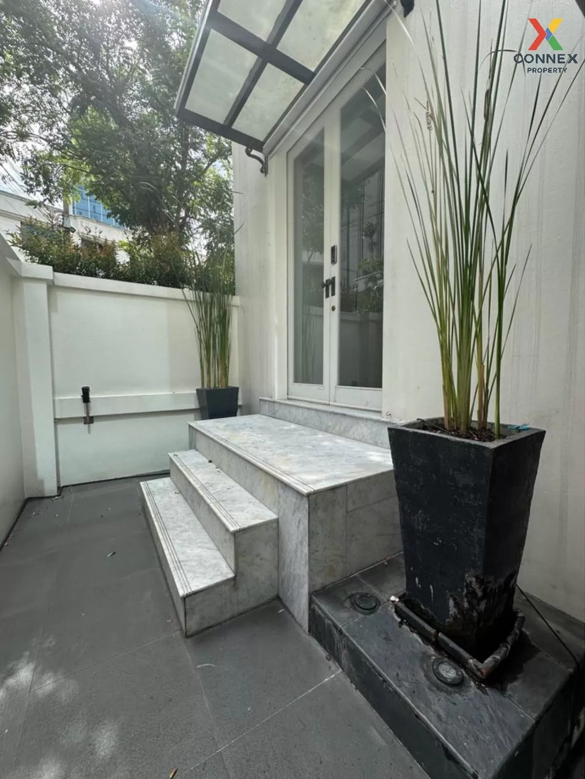 For Sale townhome, 2 storey, soi  Ruamrudee , Lumpini , Pathum Wa 3