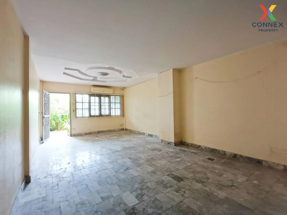 For Sale Townhouse/Townhome  , Bussarakham Rim Nam , Arun Ammarin