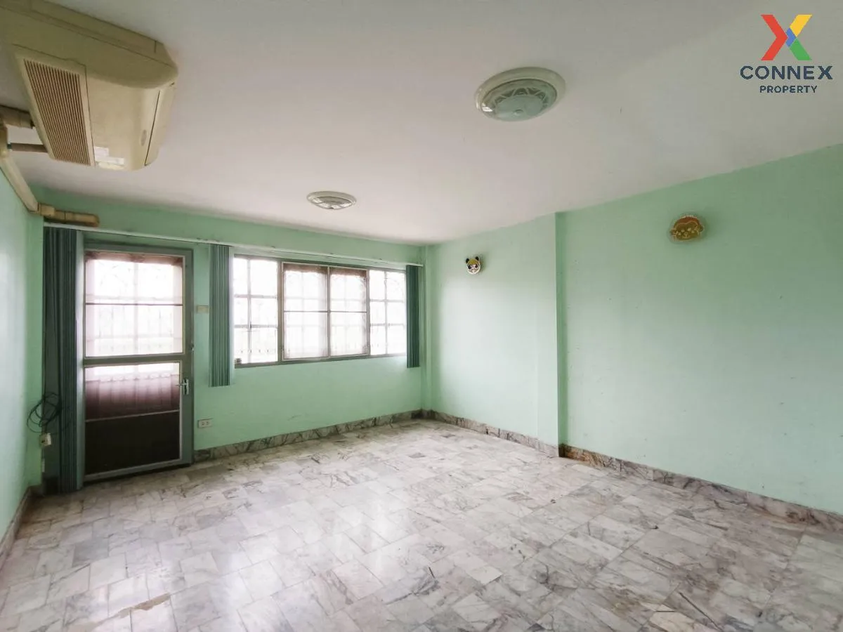 For Sale Townhouse/Townhome  , Bussarakham Rim Nam , Arun Ammarin