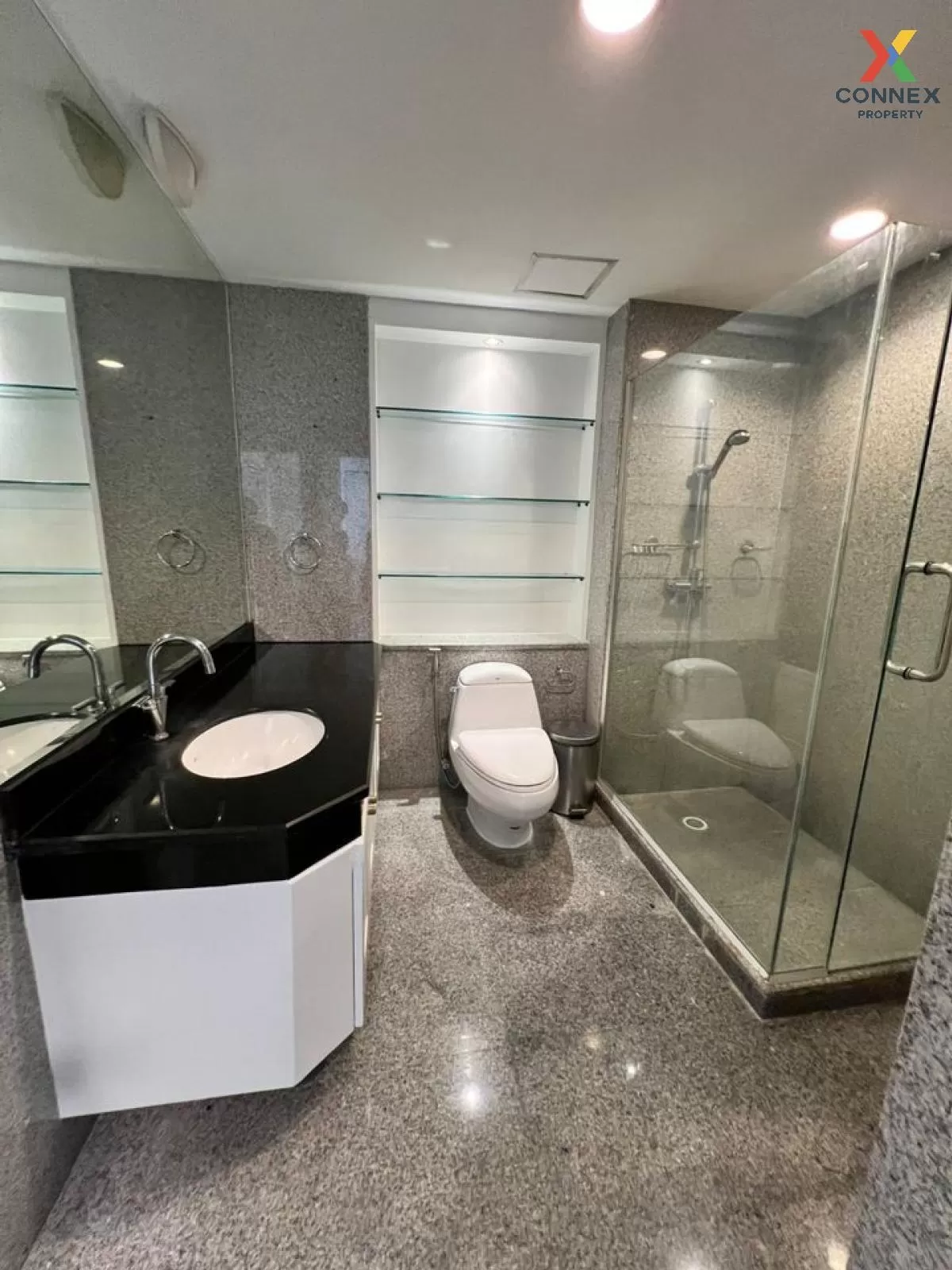 เช่าคอนโด  อโศก เพลส ชั้นสูง BTS-อโศก คลองเตยเหนือ เขต วัฒนา กรุง