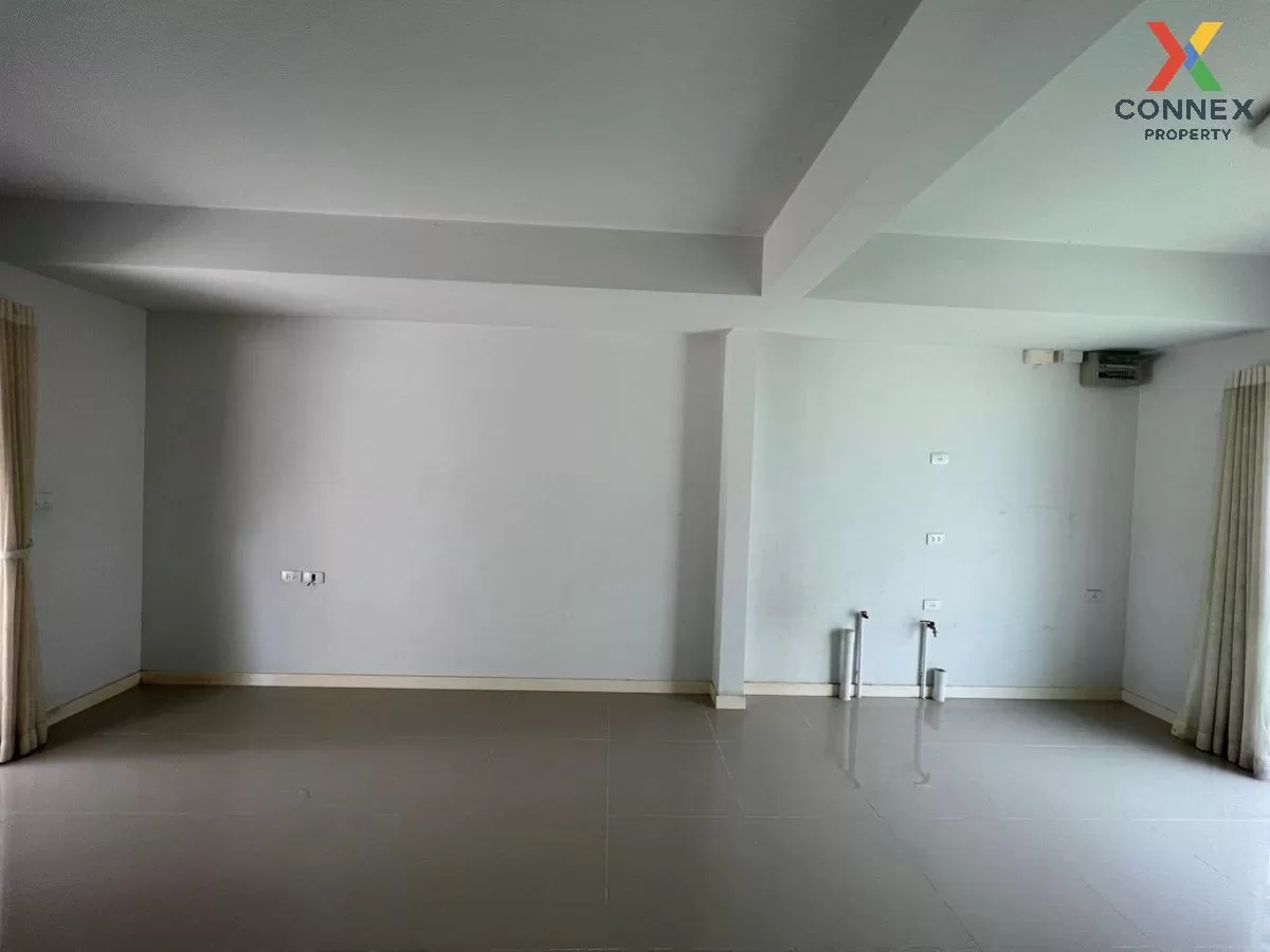 For Sale Townhouse/Townhome  , VILLAGGIO BANGNA , Bang Sao Thong  For Sale Townhouse/Townhome  , VILLAGGIO BANGNA , Bang Sao Thong  2