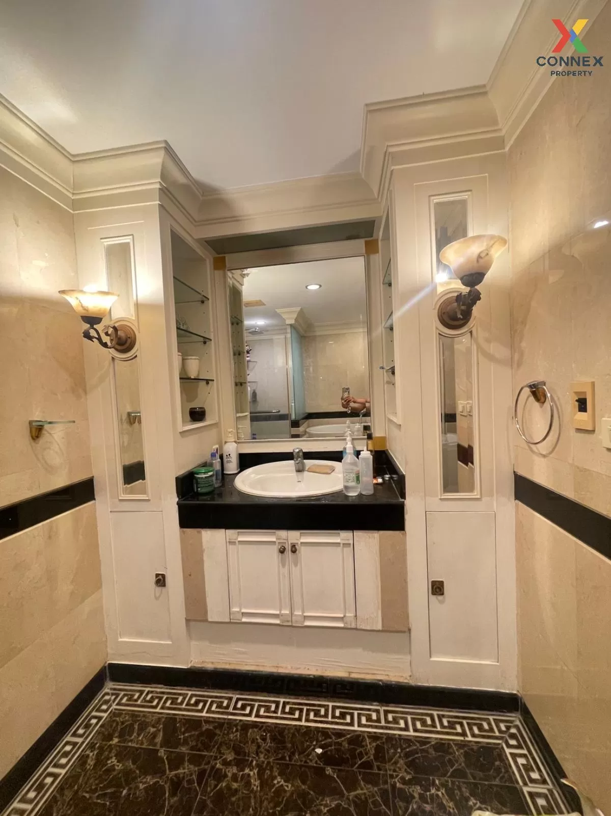 For Rent Condo , Las Colinas , high floor , MRT-Sukhumvit , Khlon