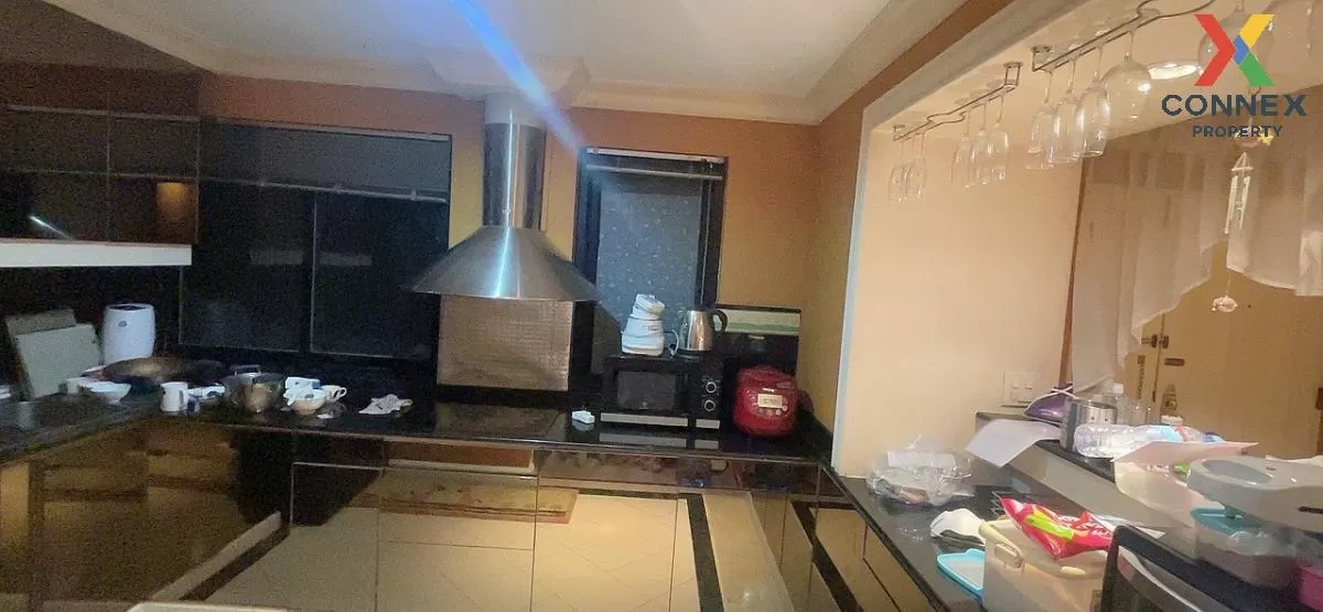 For Rent Condo , Las Colinas , high floor , MRT-Sukhumvit , Khlon