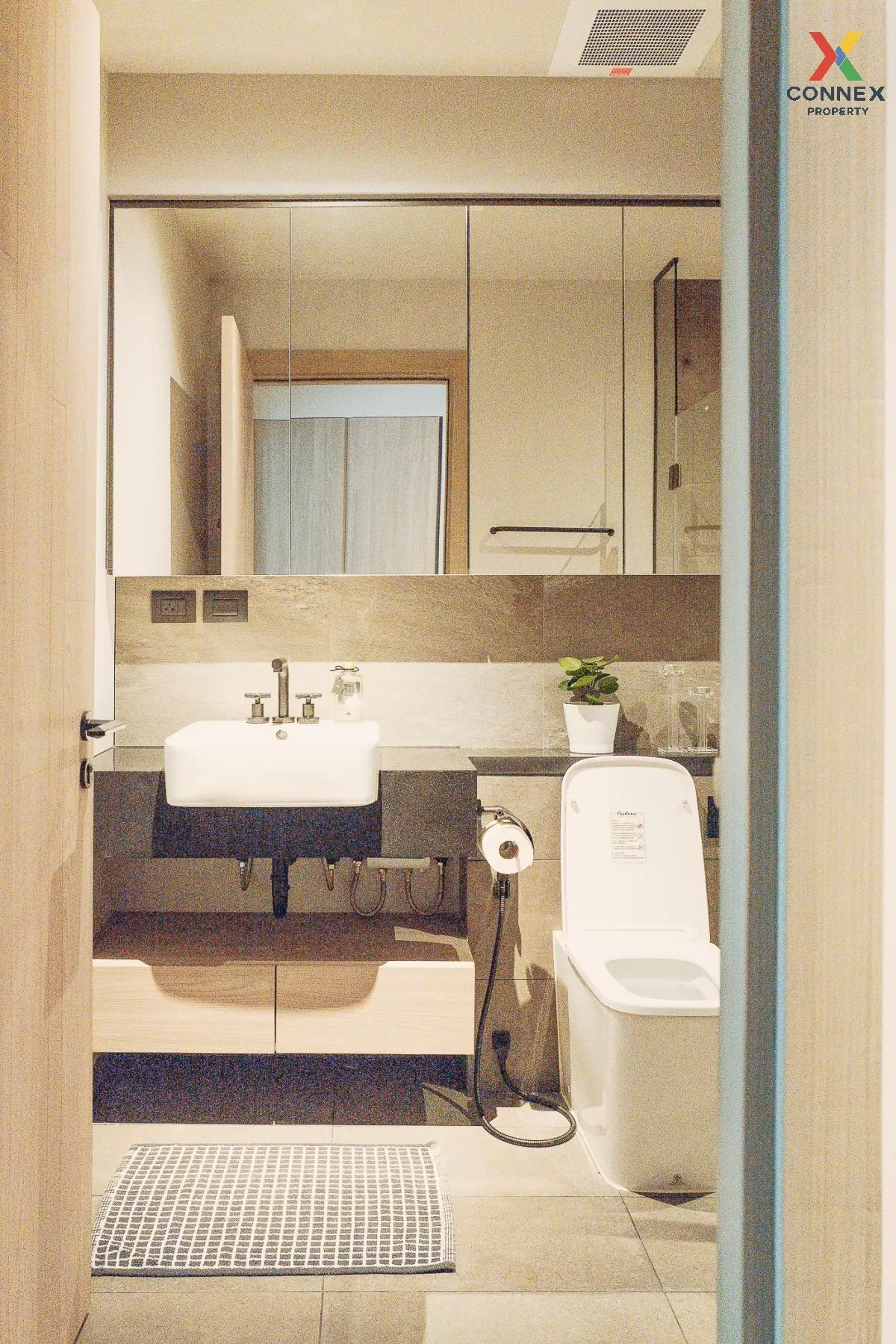 เช่าคอนโด  เดอะ ลอฟท์ อโศก MRT-เพชรบุรี คลองเตยเหนือ เขต วัฒนา กร