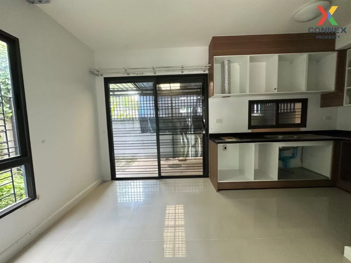 For Sale Townhouse/Townhome  ,  TOWN AVENUE RAMA 2 SOI 30 , corne 3