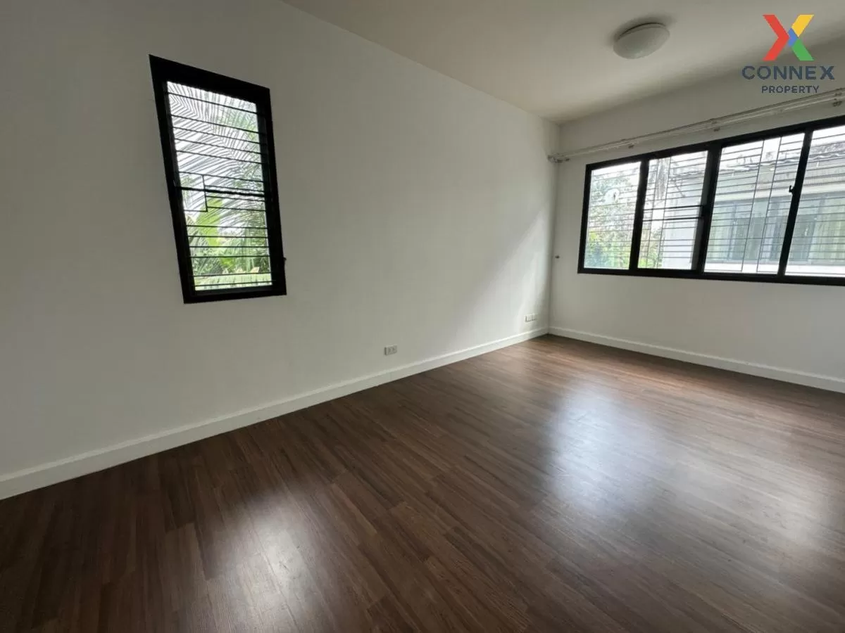 For Sale Townhouse/Townhome  ,  TOWN AVENUE RAMA 2 SOI 30 , corne