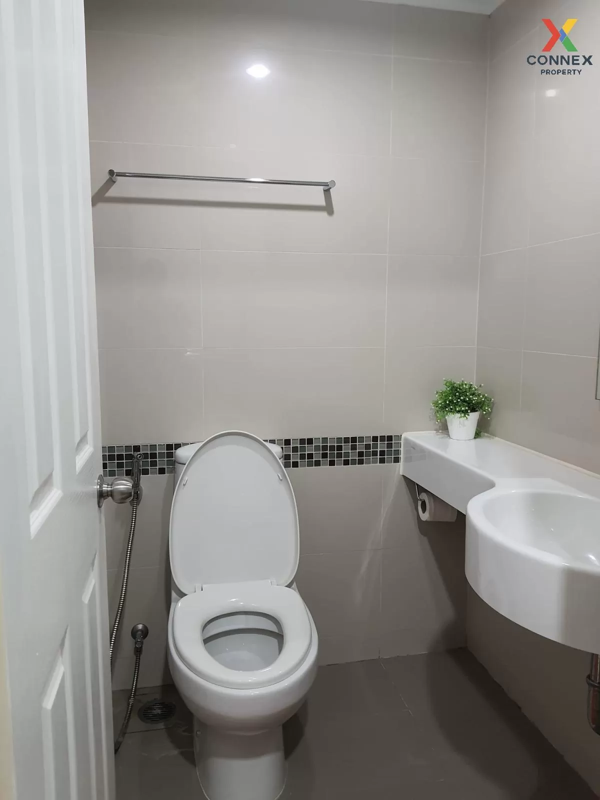 For Rent Condo , Lumpini Park Riverside Rama 3 , high floor , Ban