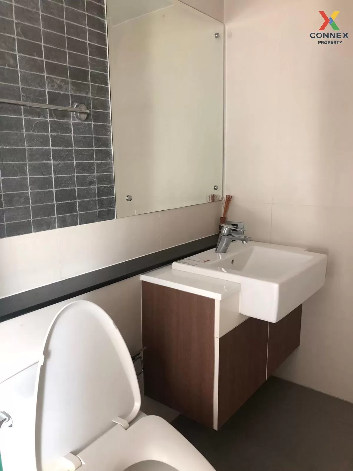 เช่าคอนโด  เดอะเครสท์ สุขุมวิท49 BTS-ทองหล่อ คลองเตยเหนือ เขต วัฒ