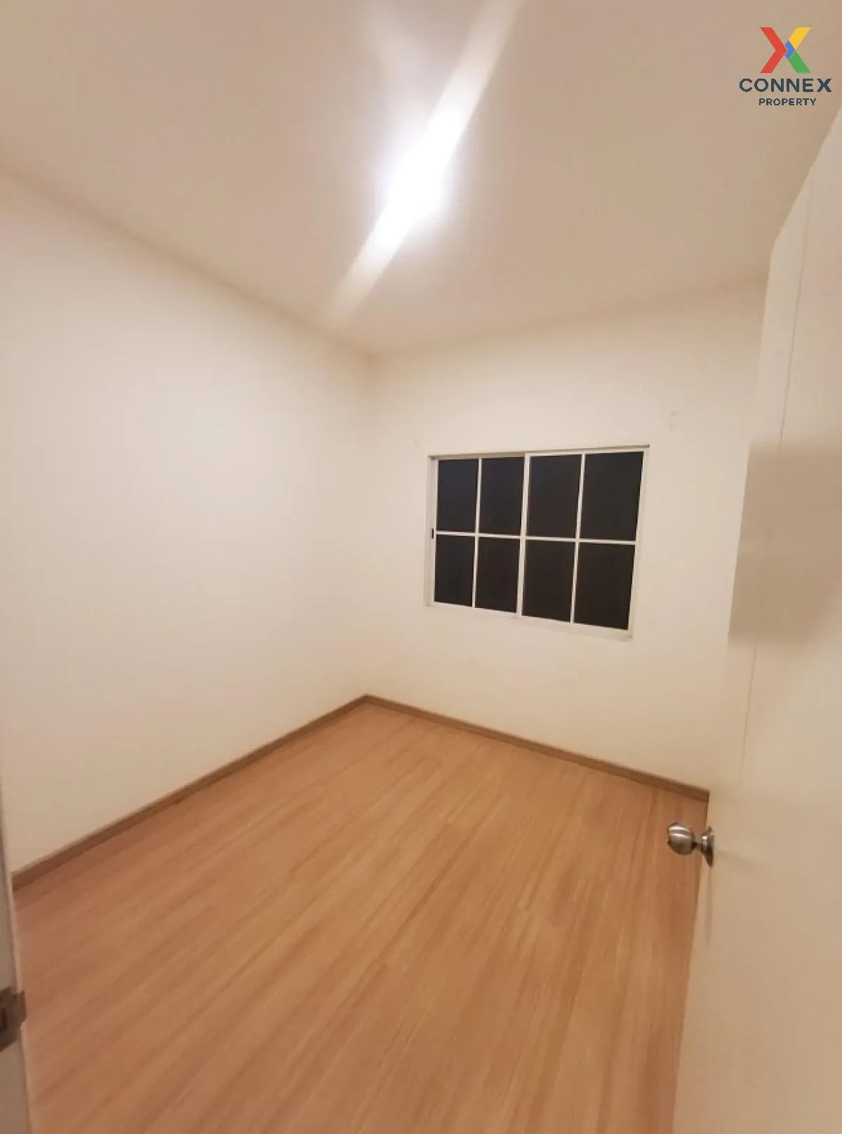 For Sale Townhouse/Townhome  ,  J City Sriracha-Assumption , Sura