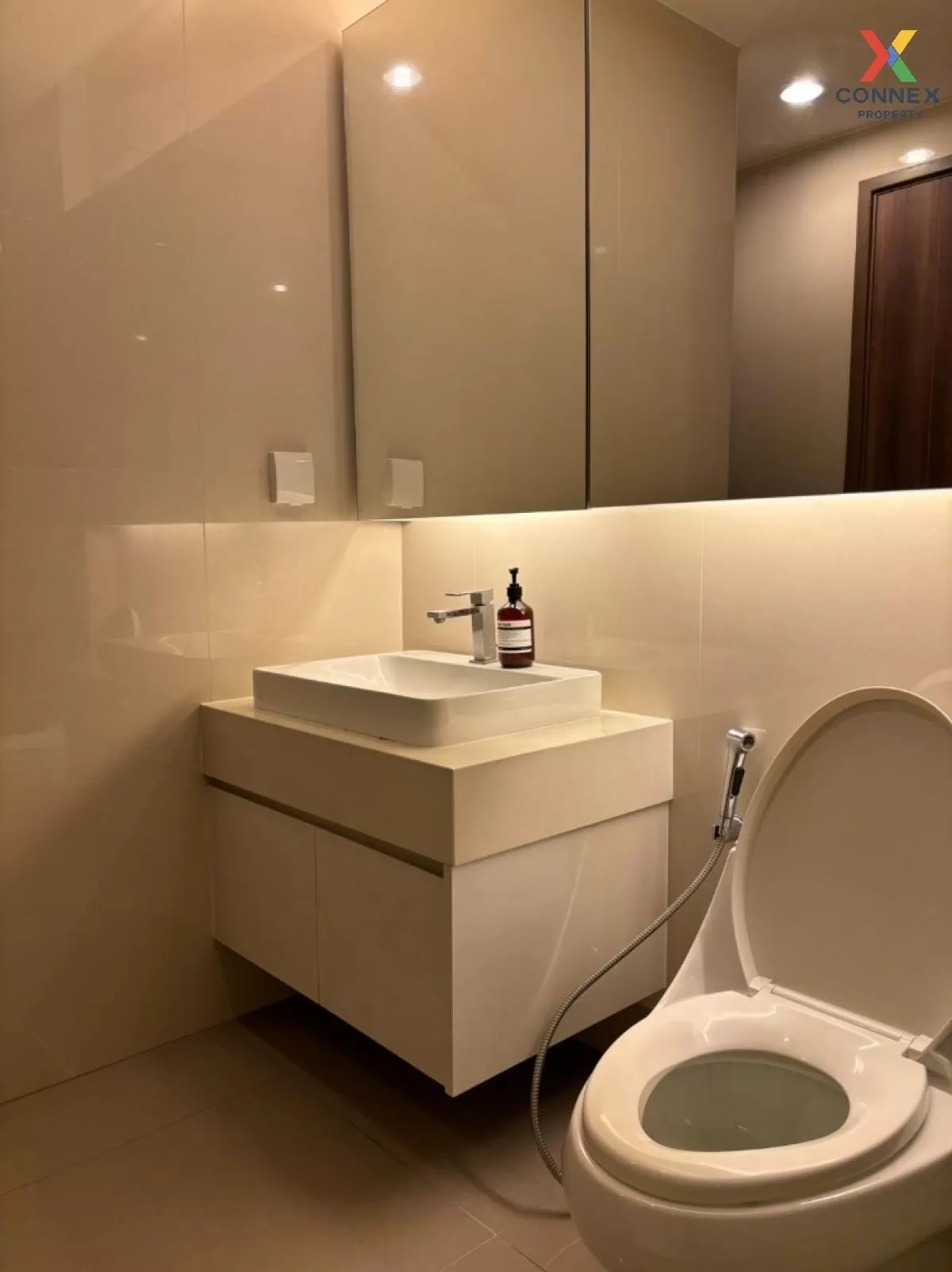 For Rent Condo , Menam Residences , BTS-Saphan Taksin , Wat Phray