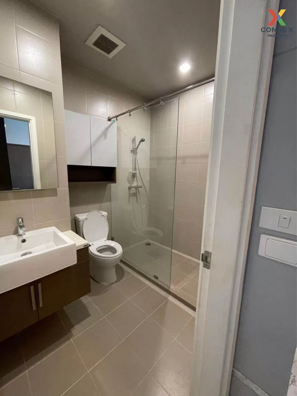 ขายคอนโด  ไฮฟ์ สาทร BTS-กรุงธนบุรี คลองต้นไทร เขต คลองสาน กรุงเทพ