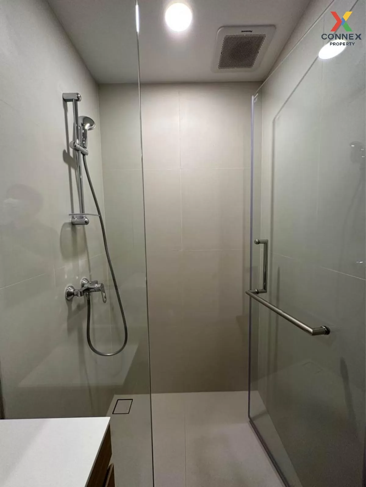 เช่าคอนโด   โนเบิล แอมเบียนส์ สุขุมวิท 42 BTS-เอกมัย พระโขนง เขต 