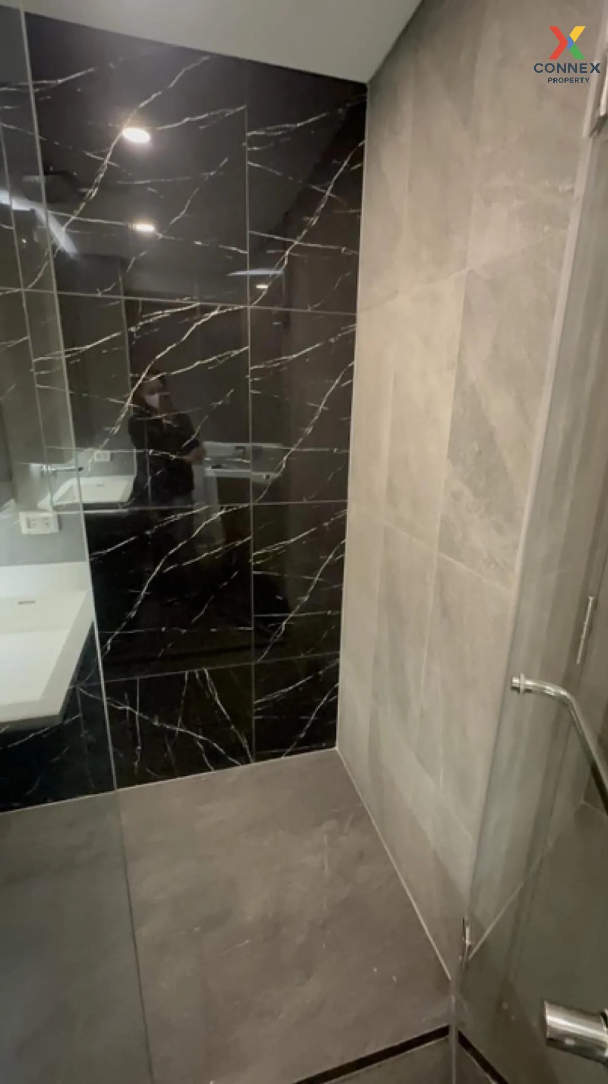 ขายคอนโด  ไซมิส พระราม 9 (แลนด์มาร์ค @MRTA Station) ห้วยขวาง เขต 