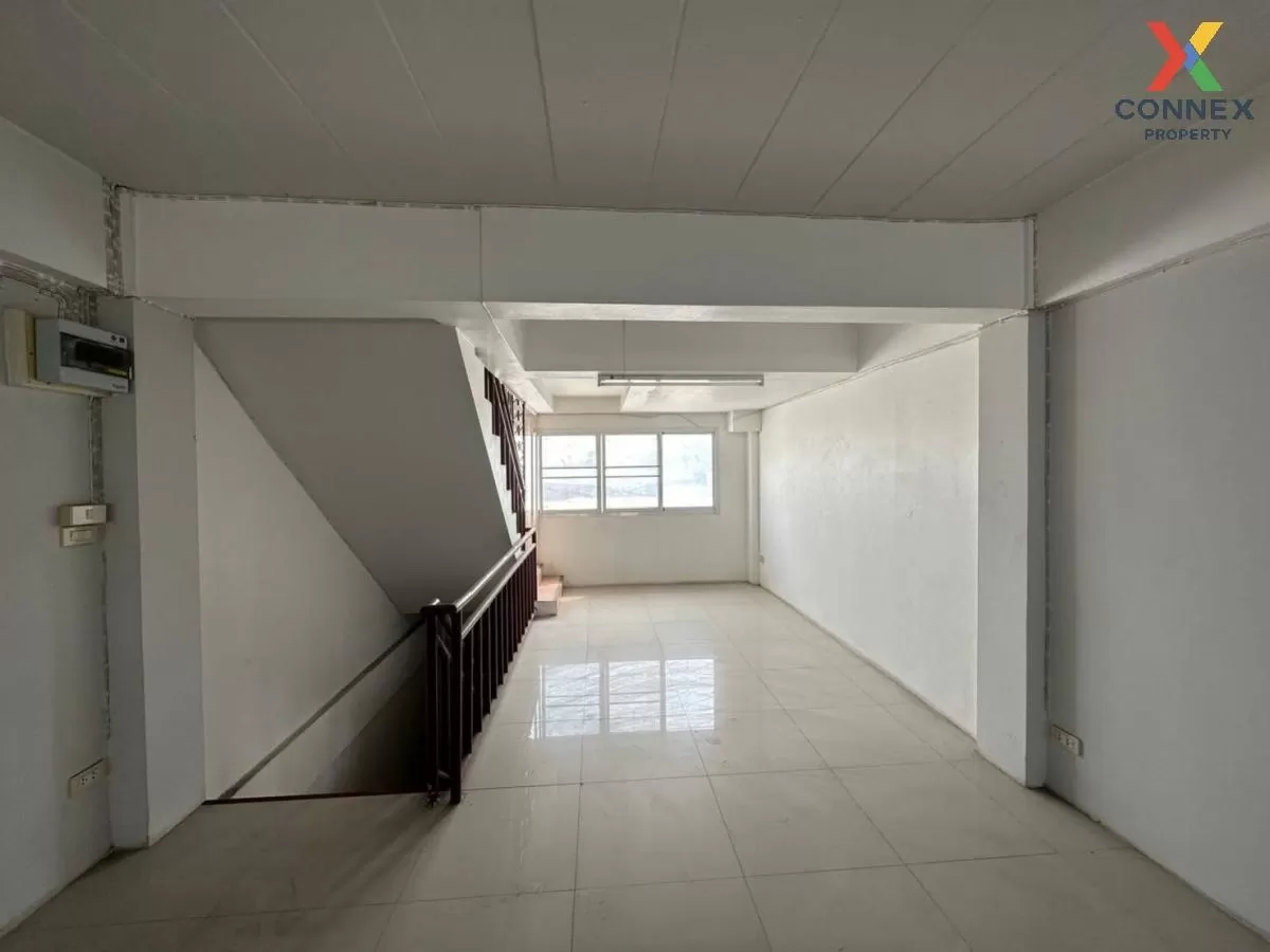 For Sale Commercial building, Phra Nakhon Si Ayutthaya , wide fro