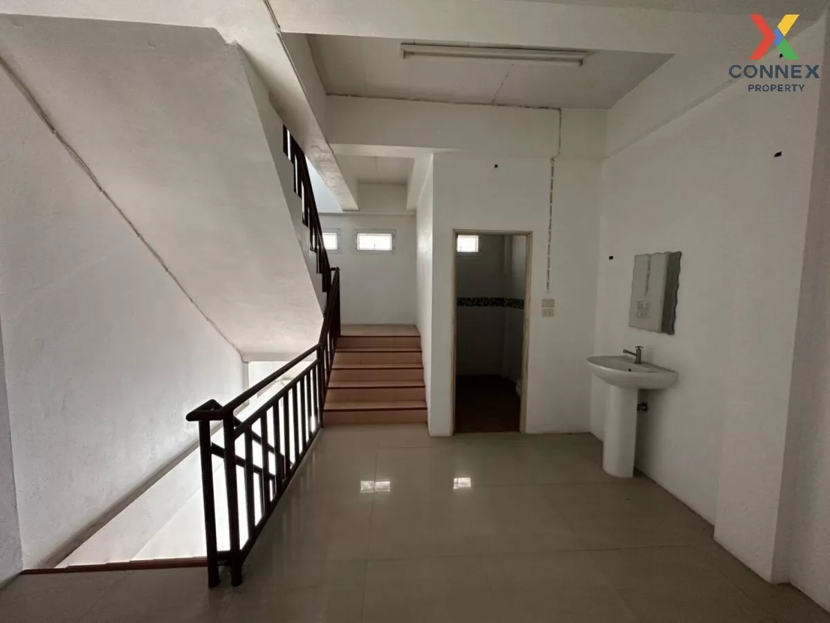 For Sale Commercial building, Phra Nakhon Si Ayutthaya , wide fro