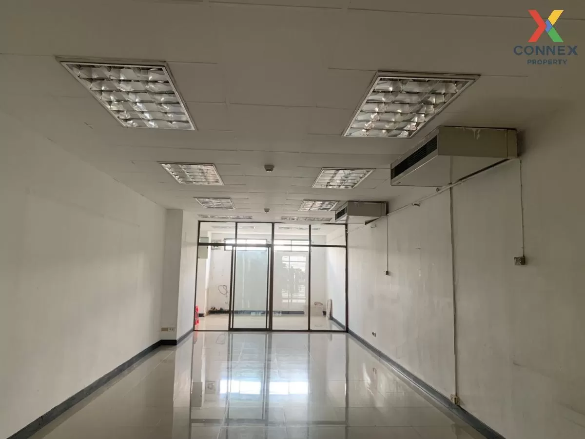 For Sale Office , Supalai Place Sukhumvit 39 , BTS-Phrom Phong ,  1