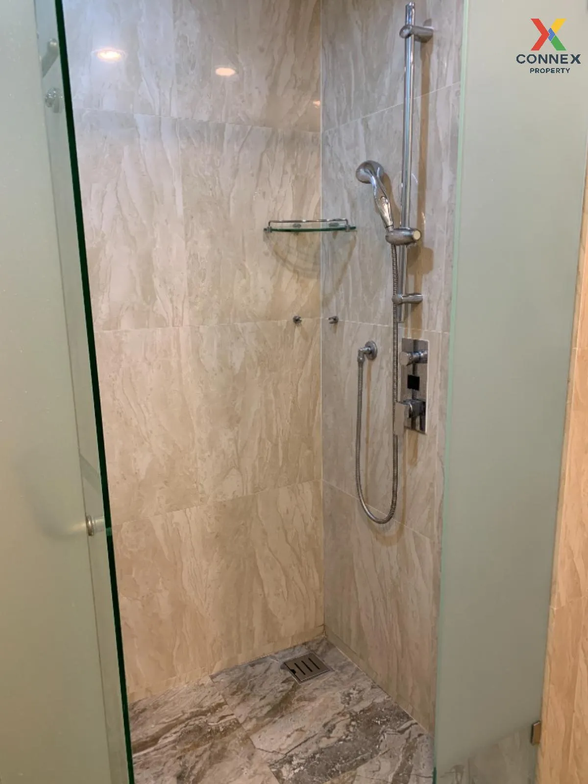 ขายคอนโด  สตาร์วิว ชั้นสูง บางคอแหลม เขต บางคอแหลม กรุงเทพ CX-889