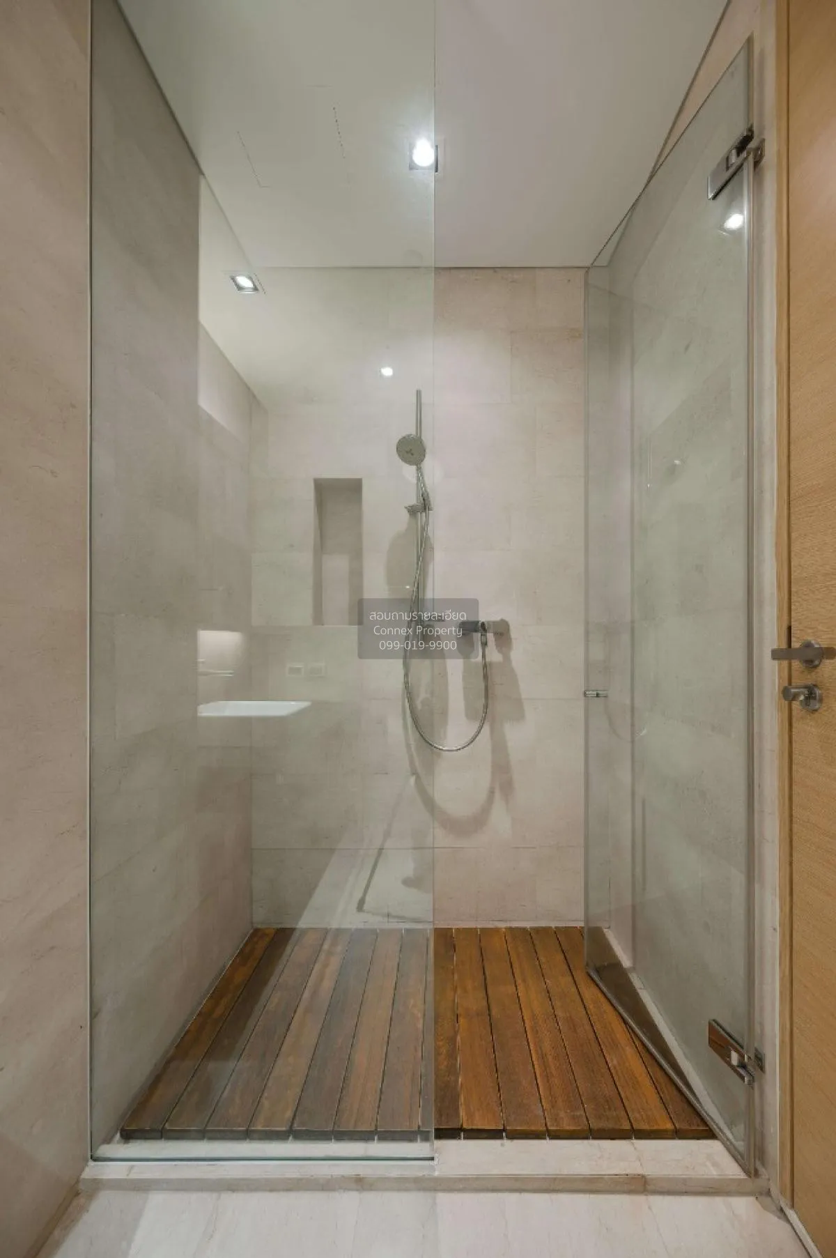 ขายคอนโด  ศาลาแดง เรสซิเดนซ์ BTS-ศาลาแดง สีลม เขต บางรัก กรุงเทพ 